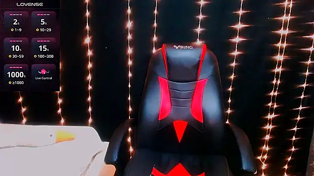 AgathaNoxe online show from 3, 2, 2025