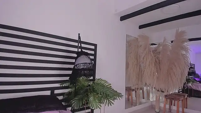 ariana rosse   online show from 12, 1, 2025