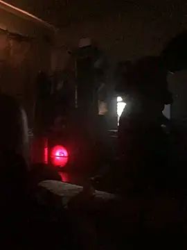 Snapshot of SINUECASTILLO chatting on 5, 3, 2025 SINUECASTILLO online show from 5, 3, 2025