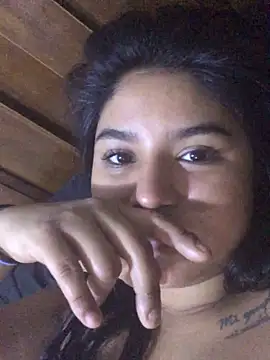 Snapshot of SINUECASTILLO chatting on 8, 3, 2025 SINUECASTILLO online show from 8, 3, 2025