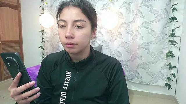 Mya paris online show from 4, 2, 2025