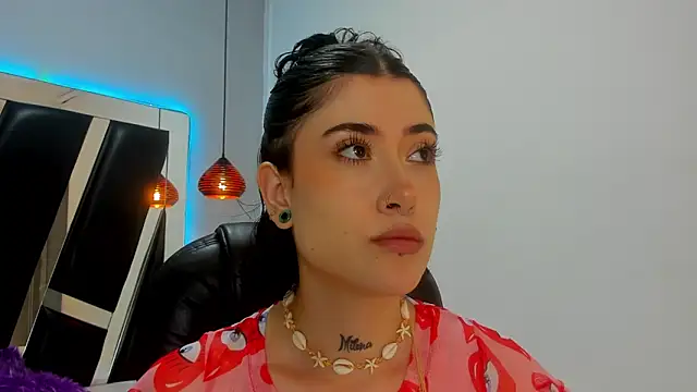 Snapshot of melody_suarez chatting on 28, 12, 2024 melody suarez online show from 28, 12, 2024