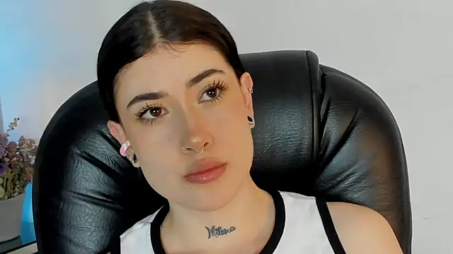 Snapshot of melody_suarez chatting on 10, 1, 2025 melody suarez online show from 10, 1, 2025