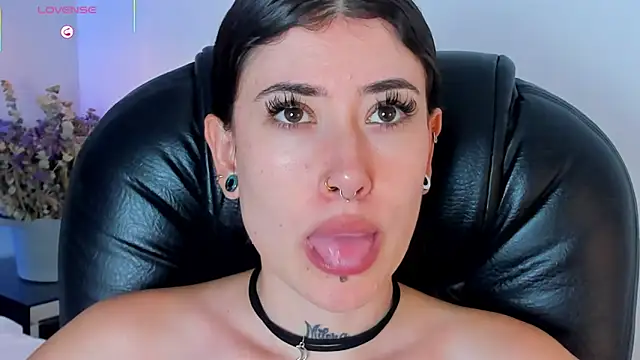 Snapshot of melody_suarez chatting on 2, 3, 2025 melody suarez online show from 2, 3, 2025