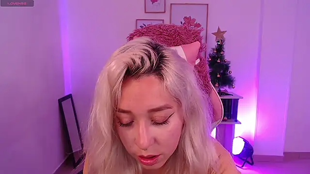 Snapshot of Dahlia__espresso chatting on 17, 12, 2024 Dahlia espresso online show from 17, 12, 2024