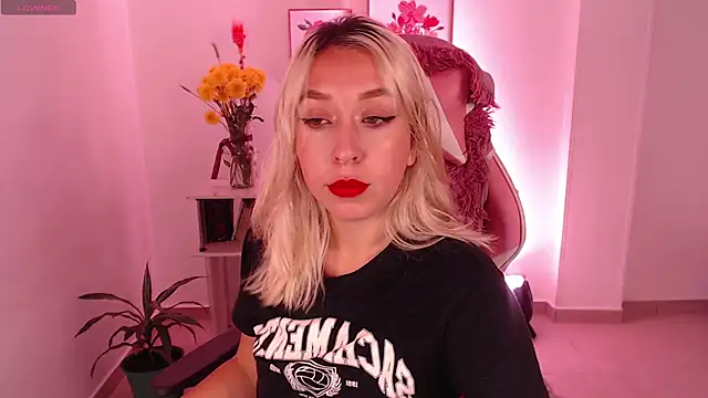 Snapshot of Dahlia__espresso chatting on 4, 1, 2025 Dahlia espresso online show from 4, 1, 2025