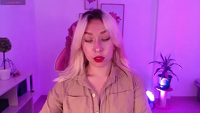 Snapshot of Dahlia__espresso chatting on 5, 2, 2025 Dahlia espresso online show from 5, 2, 2025