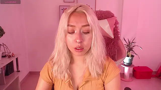 Snapshot of Dahlia__espresso chatting on 12, 2, 2025 Dahlia espresso online show from 12, 2, 2025