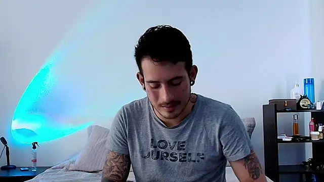 anika lowen02 online show from 18, 12, 2024