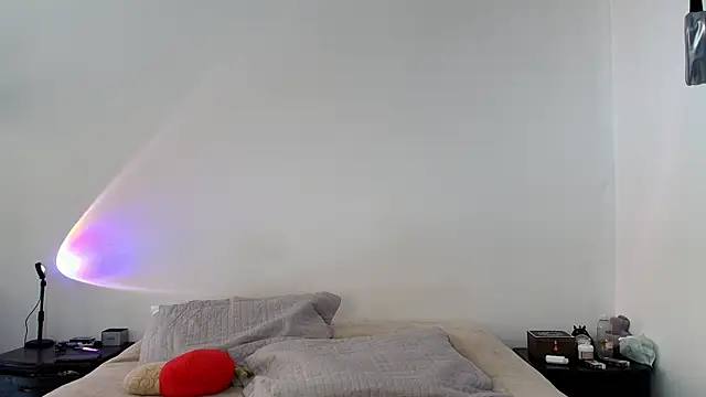 anika lowen02 online show from 30, 1, 2025