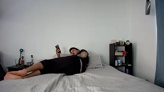 anika lowen02 online show from 19, 2, 2025