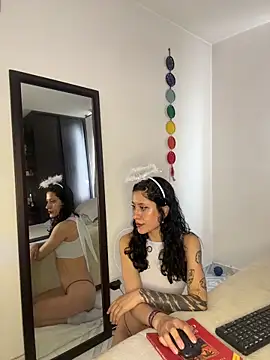 anika lowen02 online show from 23, 10, 2025