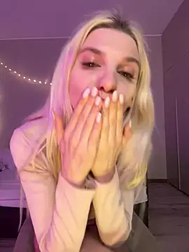 LoveLuna  online show from 15, 3, 2025