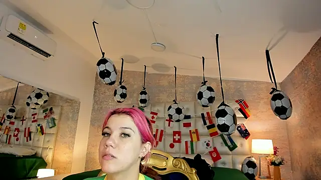 MelaniieRoux online show from 5, 7, 2026