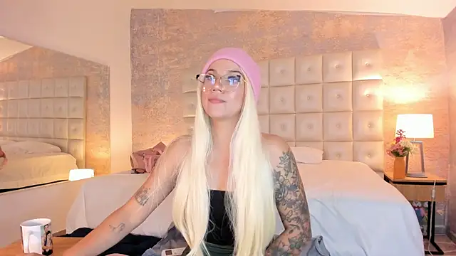 MelaniieRoux online show from 28, 7, 2026