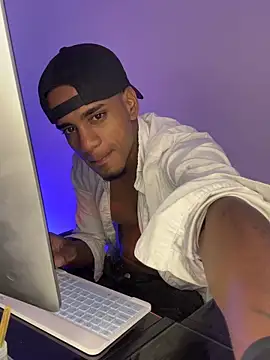 AaronCruz  online show from 1, 5, 2026