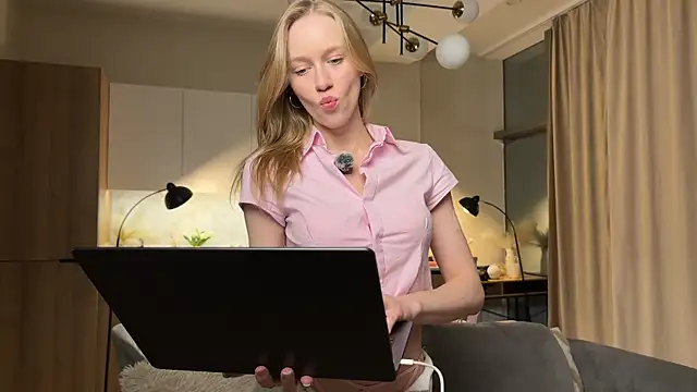 PollyAgata online show from 30, 6, 2026