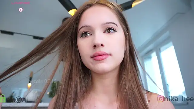 Snapshot of hecola chatting on 5, 10, 2025 hecola online show from 5, 10, 2025