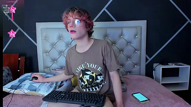 Max lover1 online show from 4, 1, 2025