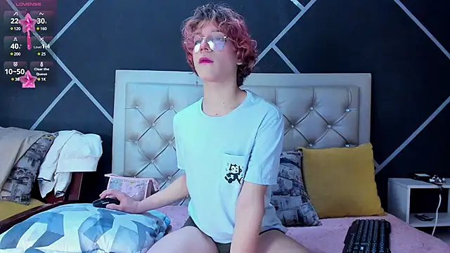 Max lover1 online show from 6, 1, 2025