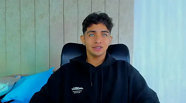 Muichiro tokito1 online show from 13, 2, 2025