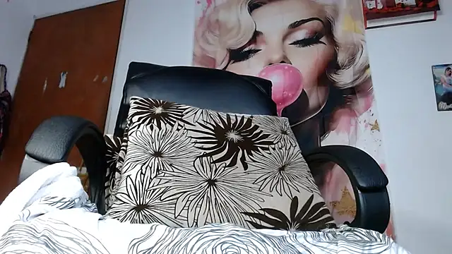 Sexy-Favgirl online show from 1, 8, 2026