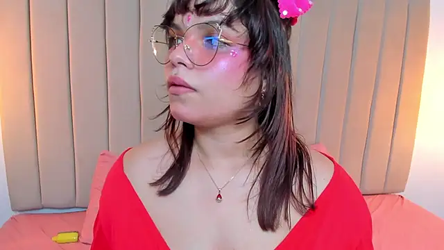 Snapshot of Beckybeaumon chatting on 10, 3, 2025 Beckybeaumon online show from 10, 3, 2025