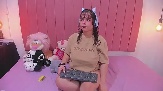 Snapshot of Beckybeaumon chatting on 26, 9, 2025 Beckybeaumon online show from 26, 9, 2025