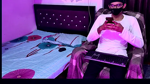 Snapshot of Habibi_big_b chatting on 12, 9, 2025 Habibi big b online show from 12, 9, 2025