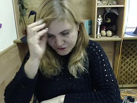 Snapshot of DaniellaKiss chatting on 27, 10, 2025 DaniellaKiss online show from 27, 10, 2025