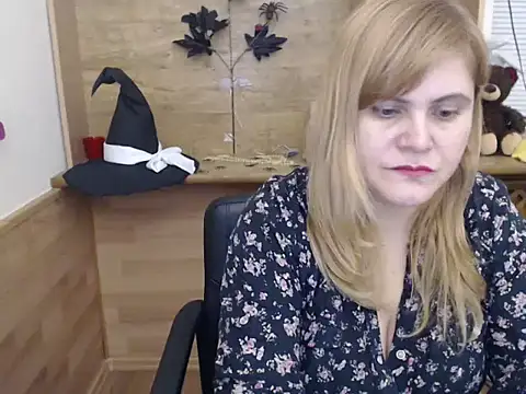 Snapshot of DaniellaKiss chatting on 26, 11, 2025 DaniellaKiss online show from 26, 11, 2025