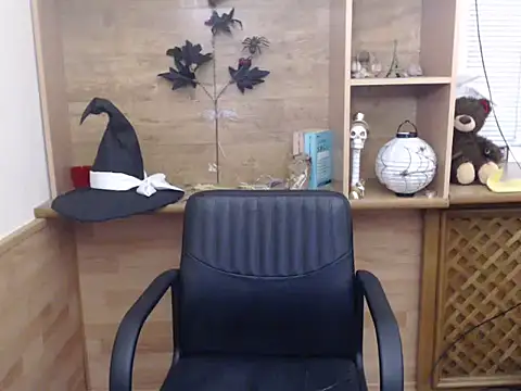 Snapshot of DaniellaKiss chatting on 3, 12, 2025 DaniellaKiss online show from 3, 12, 2025