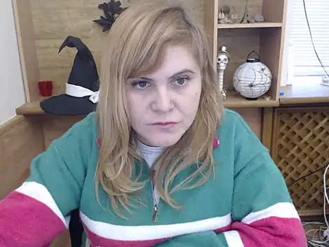 Snapshot of DaniellaKiss chatting on 20, 12, 2025 DaniellaKiss online show from 20, 12, 2025