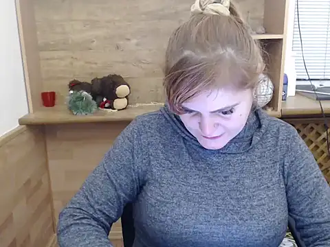 Snapshot of DaniellaKiss chatting on 12, 1, 2026 DaniellaKiss online show from 12, 1, 2026