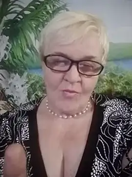 VioletSweet566 online show from 6, 12, 2024