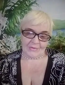 VioletSweet566 online show from 2, 2, 2025