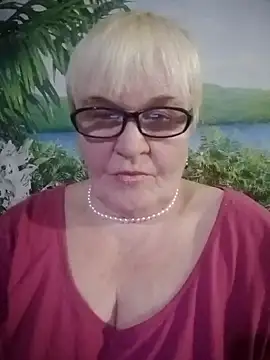 VioletSweet566 online show from 28, 2, 2025