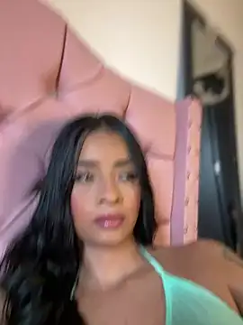 Laura fernandezII online show from 4, 3, 2025