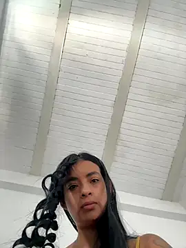 Laura fernandezII online show from 20, 10, 2025