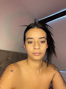 Laura fernandezII online show from 5, 12, 2025