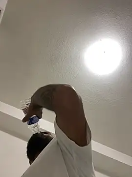 Snapshot of islandvybee55 chatting on 14, 3, 2025 islandvybee55 online show from 14, 3, 2025