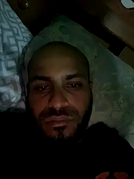 Snapshot of islandvybee55 chatting on 4, 11, 2025 islandvybee55 online show from 4, 11, 2025