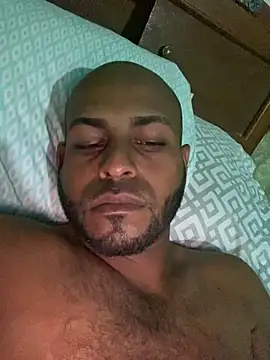 Snapshot of islandvybee55 chatting on 6, 1, 2026 islandvybee55 online show from 6, 1, 2026