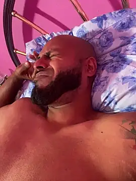 Snapshot of islandvybee55 chatting on 22, 2, 2026 islandvybee55 online show from 22, 2, 2026