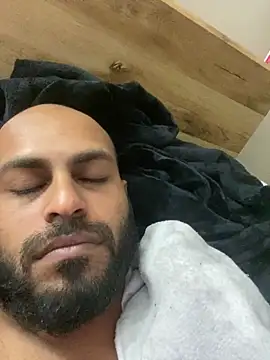 Snapshot of islandvybee55 chatting on 18, 3, 2026 islandvybee55 online show from 18, 3, 2026