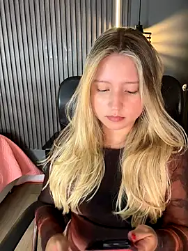 MiaPetit  online show from 12, 9, 2025