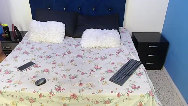 Snapshot of VickyJohnson1 chatting on 11, 3, 2025 VickyJohnson1 online show from 11, 3, 2025