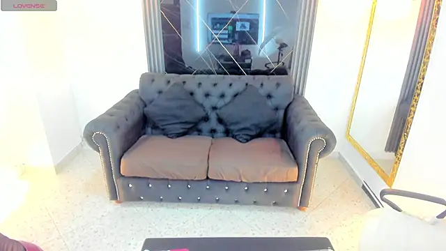 Snapshot of VickyJohnson1 chatting on 25, 9, 2025 VickyJohnson1 online show from 25, 9, 2025