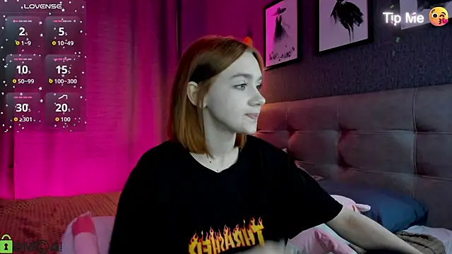 Lesi Moonie01 online show from 6, 5, 2026