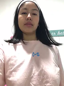 EmmaRossem online show from 10, 10, 2025